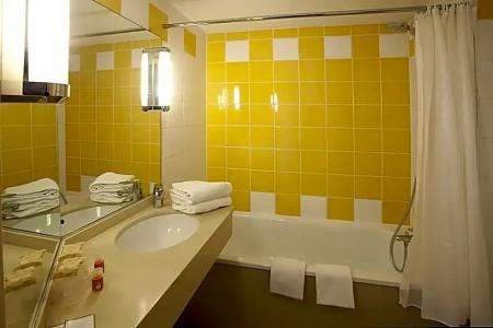 Sure by Best Western Bordeaux Lac - 42