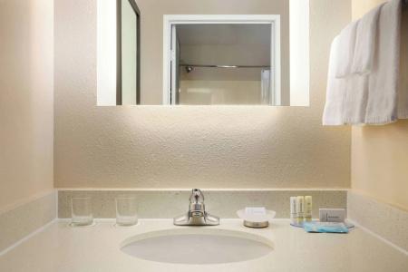 SpringHill Suites Phoenix North - 26