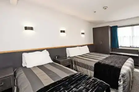Balmoral Lodge - 25
