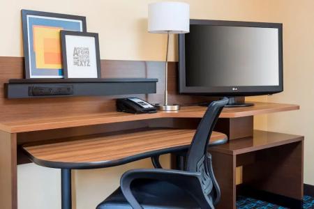 Fairfield Inn & Suites - 7