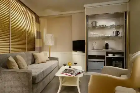 Ponte Vecchio Suites & Spa - 10