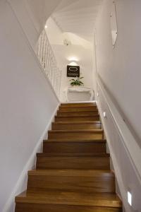 Consolato Boutique - 13