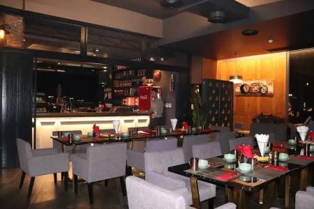 Hh & Sky Bar - 32