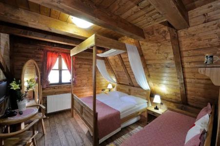 Ethno Plitvice Lakes Deluxe - 80