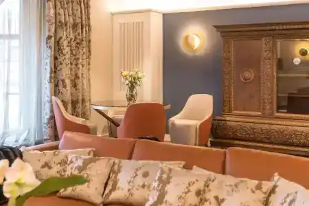 Bayerischer Hof - 101