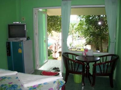 Naiharn On The Rock Resort Phuket - 4