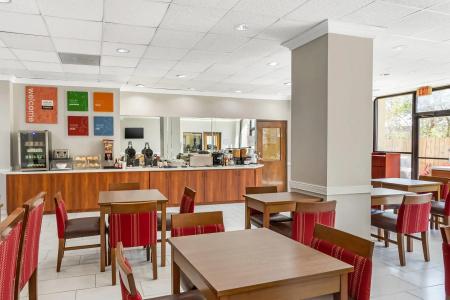 Comfort Suites Bush Intercontinental Airport - 22