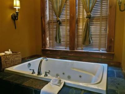 The Inn at Leola Village - 34