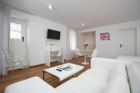 Divota Apartment - 180