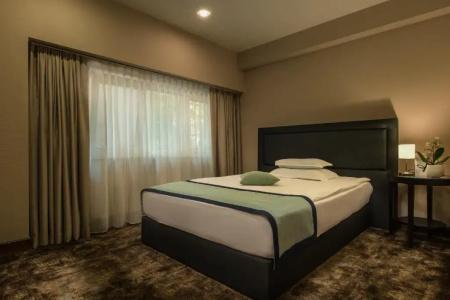 Rosslyn Thracia Sofia - 32