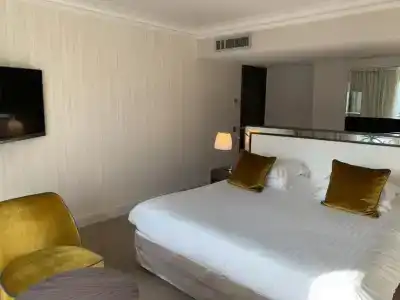 Hôtel Le Canberra - 91