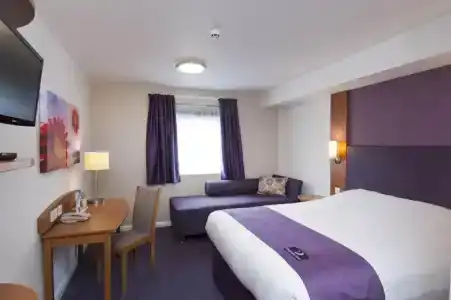 Premier Inn Victoria - 4