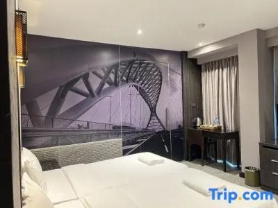 Pietra Bangkok - 88
