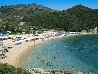 Mikros Paradisos - 2