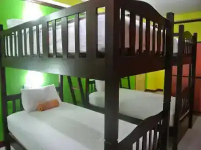 Silla Patong Hostel - 1