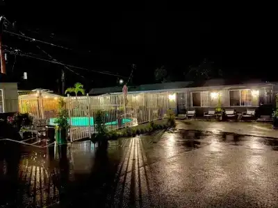 Shell Beach Inn - 10