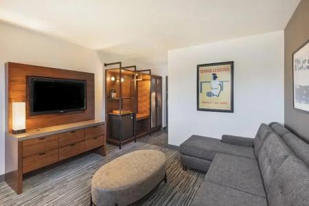 Four Points by Sheraton Los Angeles Westside - 71