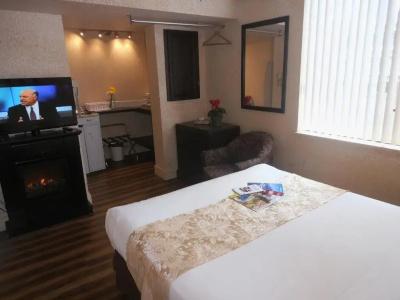 Divya Sutra Suites on Robson Downtown - 37