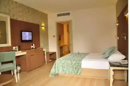 Port Side Resort - 3