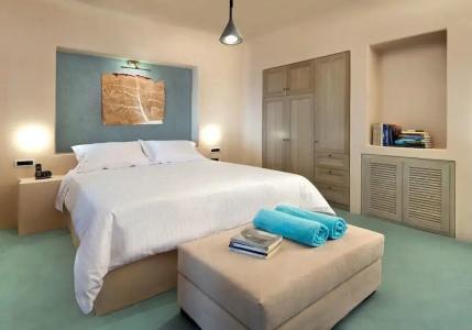 Voreina Gallery Suites - 4