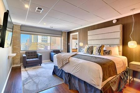 Riverwalk Plaza - 39