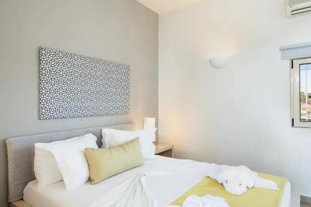 Kavos & Suites - 182