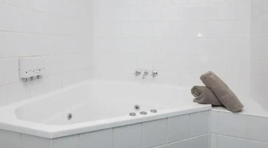 James Street Motor Inn - 47