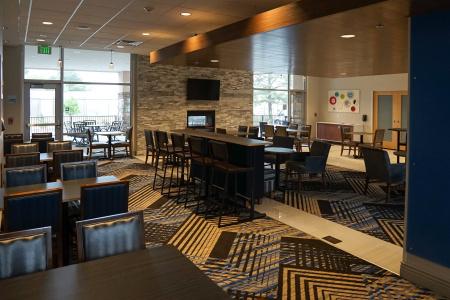 Holiday Inn Express & Suites - Aurora Medical Campus, An Ihg - 35