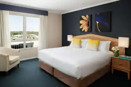 Rydges - 92