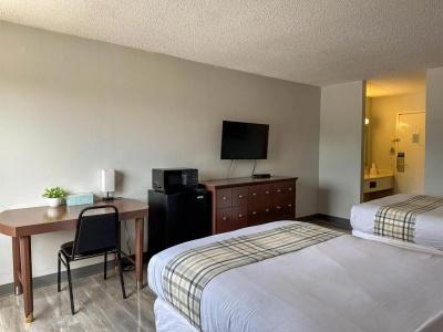 Rodeway Inn Airport - 2