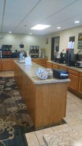 Barrington & Suites - 19