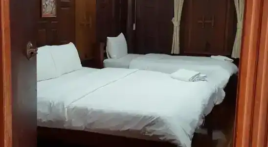 Ruean Mai Chai Khlong - 10