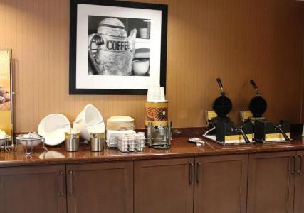 Hyatt Place Tucson Central - 11