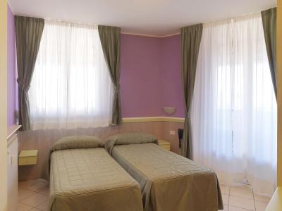 Arco Romana - 2