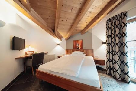 SIMPLE but EXCELLENT - 84