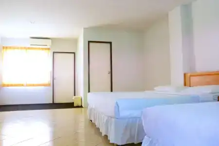Sichang Shine Khao Resort - 57