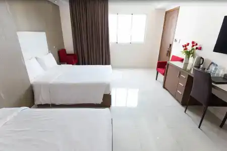 The Luxe - 17