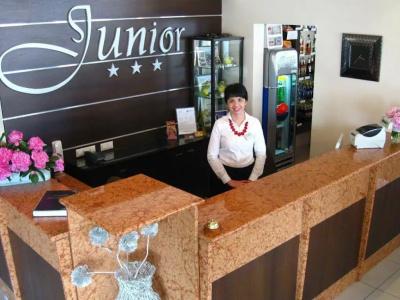 Junior - 20