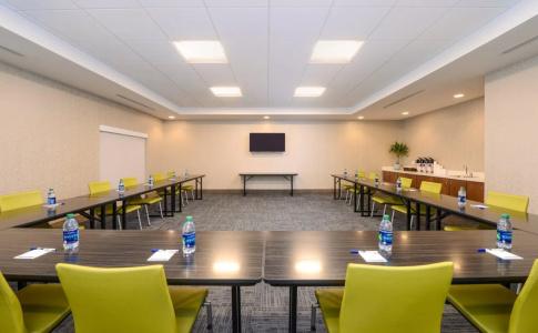 Holiday Inn Express & Suites - St. Petersburg - Madeira Beach, an IHG - 27