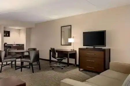 Wingate by Wyndham - 4