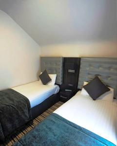 The 29 London - 24