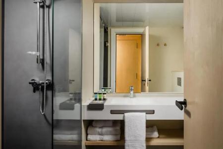 Raval House - 14