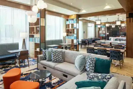 Hampton Inn Boston Seaport District - 24
