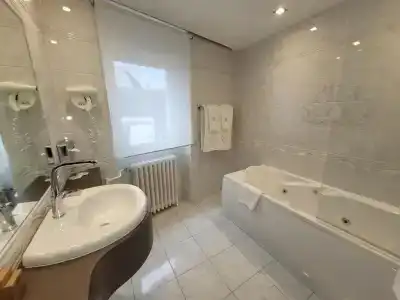 Hostellerie Du Chapeau Rouge - 50