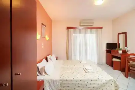 Makrina - 23
