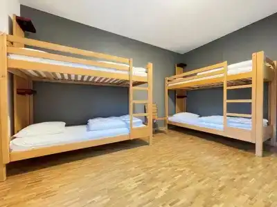 Geneva Hostel - 39