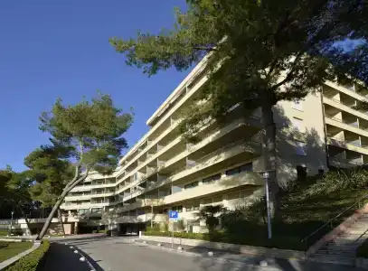 The Residence - 13