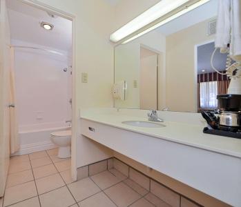 Americas Best Value Inn East - 7