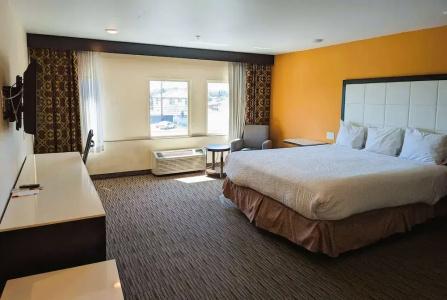 Ramada by Wyndham Culver City - 25