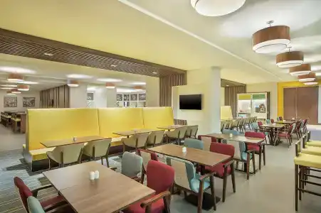 Hampton By Hilton Dubai Airport - 27